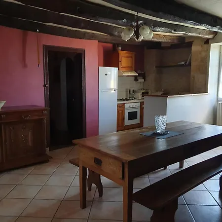 Le De Colette Maison En Pierre Casa de Férias