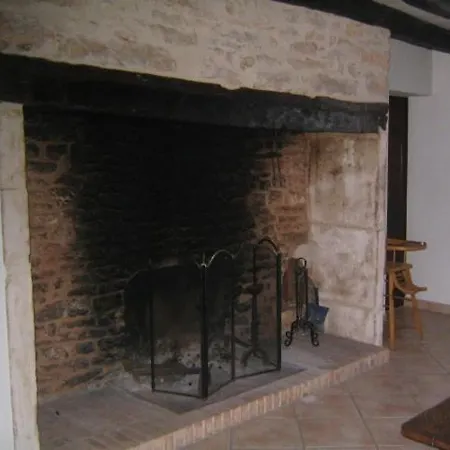 Le De Colette Maison En Pierre *