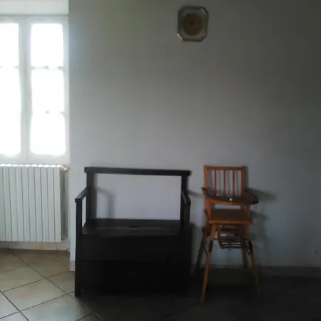Le De Colette Maison En Pierre